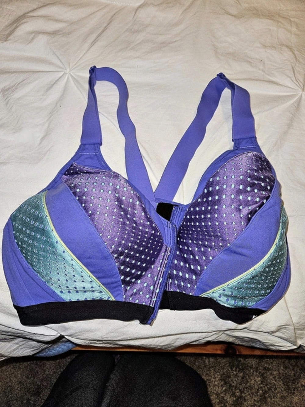 Victoria's Secret VSX Knockout Front-Close Sports Bra Sports Bra 34d